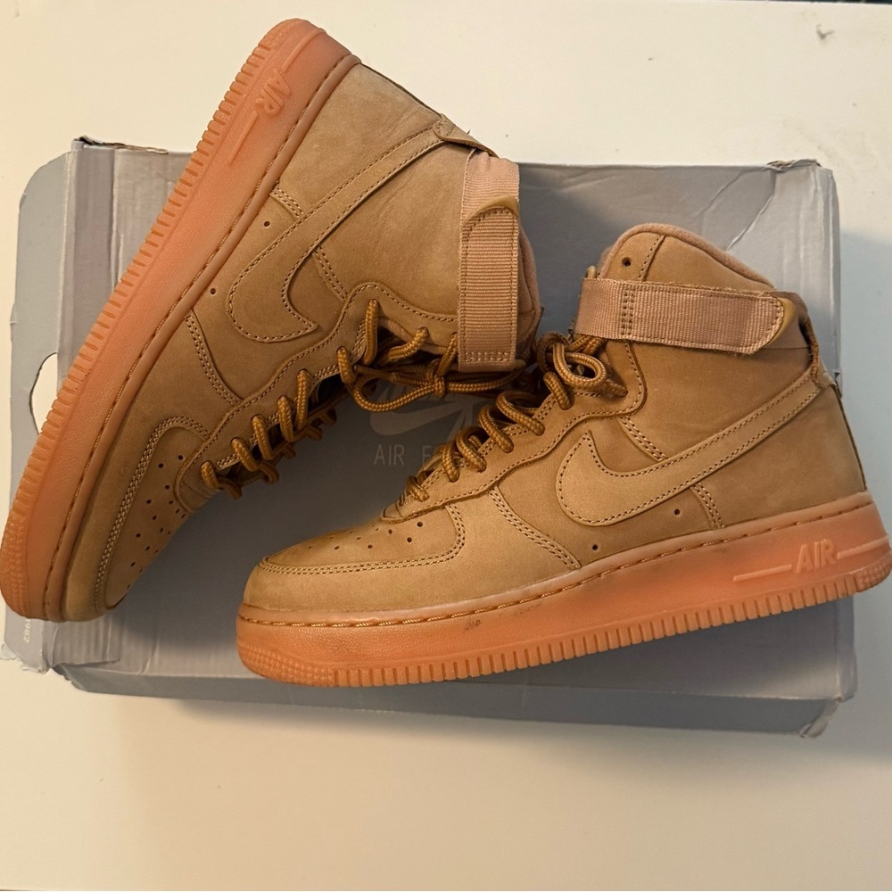 Nike AF1 High WB (GS) in Wheat Size 5.5Y